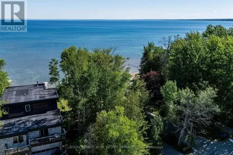 2228 Shore Lane Wasaga Beach ON L9Z 2X6