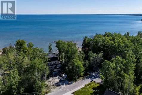 2228 Shore Lane Wasaga Beach ON L9Z 2X6