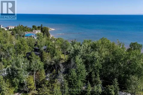 2228 Shore Lane Wasaga Beach ON L9Z 2X6