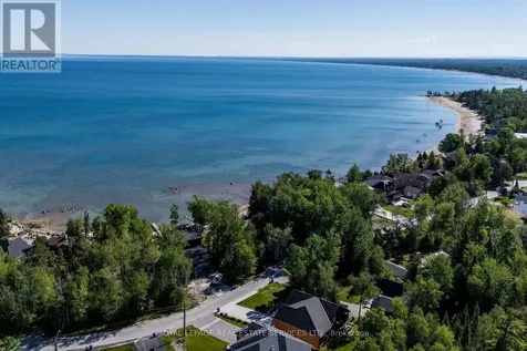 2228 Shore Lane Wasaga Beach ON L9Z 2X6