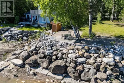 2228 Shore Lane Wasaga Beach ON L9Z 2X6