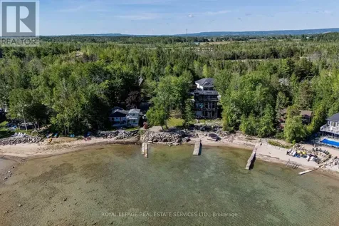 2228 Shore Lane Wasaga Beach ON L9Z 2X6