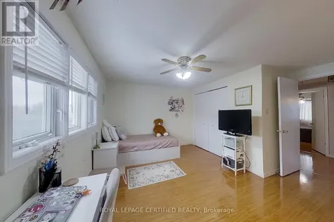 233 Benesfort Crescent Kitchener ON N2N 3B5