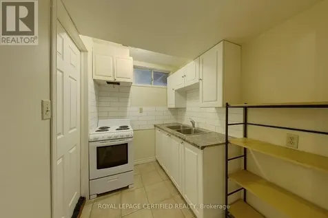 233 Benesfort Crescent Kitchener ON N2N 3B5