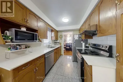 233 Benesfort Crescent Kitchener ON N2N 3B5