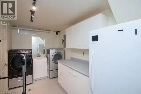 106 Ossington Drive Hamilton ON L8W 3S5