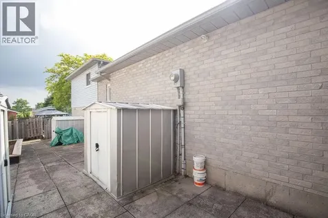 106 Ossington Drive Hamilton ON L8W 3S5