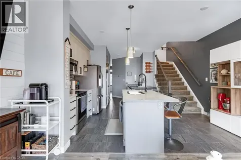 688 Dunn Avenue Hamilton ON L8H 6M6