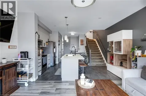 688 Dunn Avenue Hamilton ON L8H 6M6