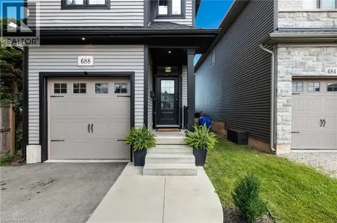 688 Dunn Avenue Hamilton ON L8H 6M6