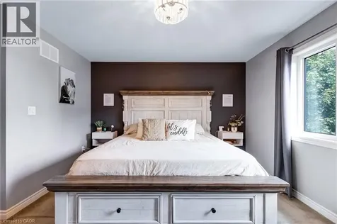 688 Dunn Avenue Hamilton ON L8H 6M6
