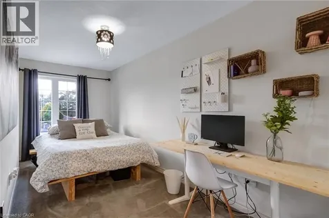 688 Dunn Avenue Hamilton ON L8H 6M6