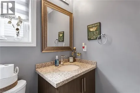 688 Dunn Avenue Hamilton ON L8H 6M6