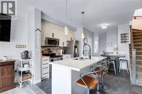 688 Dunn Avenue Hamilton ON L8H 6M6