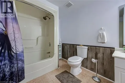 7880 Ascot Circle Niagara Falls ON L2H 3E4