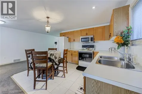 7880 Ascot Circle Niagara Falls ON L2H 3E4