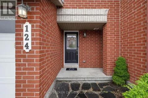 124 Silvermoon Crescent Ottawa ON K4A 0P5