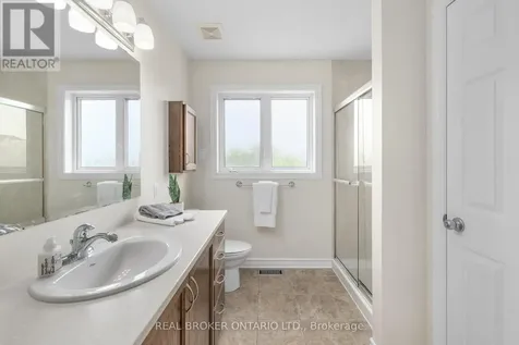 124 Silvermoon Crescent Ottawa ON K4A 0P5