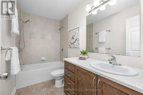124 Silvermoon Crescent Ottawa ON K4A 0P5
