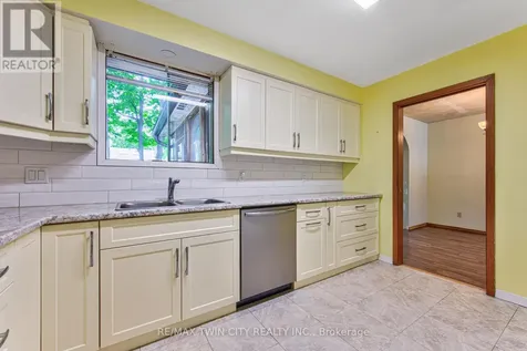16 Dogwood Place Cambridge ON N3C 2Z4