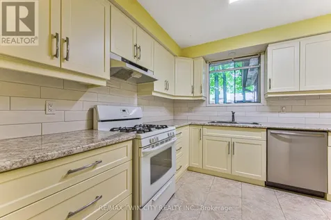 16 Dogwood Place Cambridge ON N3C 2Z4