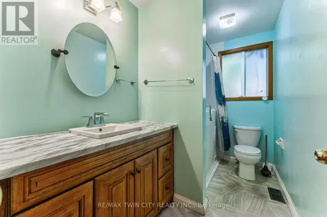 16 Dogwood Place Cambridge ON N3C 2Z4