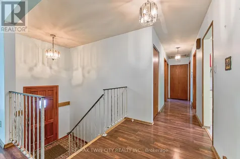 16 Dogwood Place Cambridge ON N3C 2Z4
