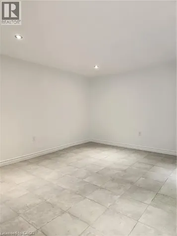 26 Stewart Avenue Thorold ON L2V 2W7