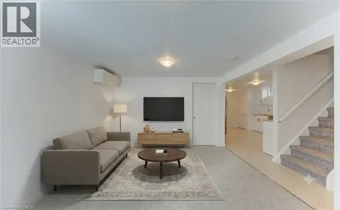 136 Dunsmere Drive Kitchener ON N2E 1V7