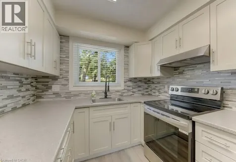 136 Dunsmere Drive Kitchener ON N2E 1V7