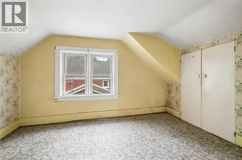 6 Riverside Drive West Elmira ON N3B 1R1