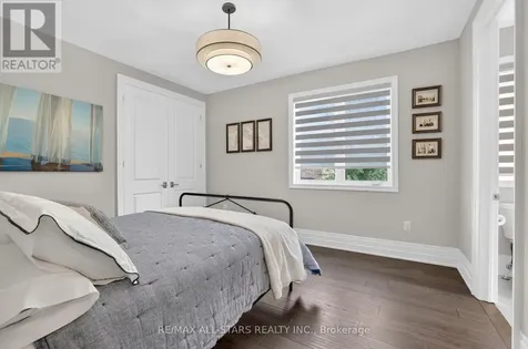 10 Forest Grove Court Aurora ON L4G 3G4