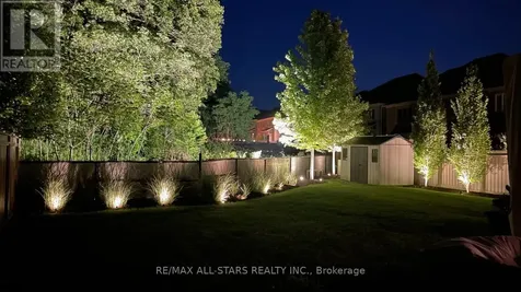 10 Forest Grove Court Aurora ON L4G 3G4
