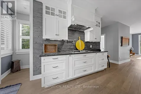 332 Carp Highlands Court Ottawa ON K0A 1L0