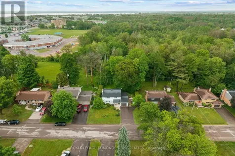 607 Elizabeth Street Pembroke ON K8A 1X3