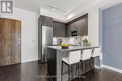 99 Eagle Rock Way Vaughan ON L6A 5A7