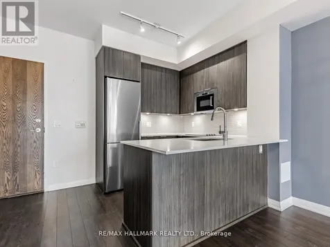 99 Eagle Rock Way Vaughan ON L6A 5A7