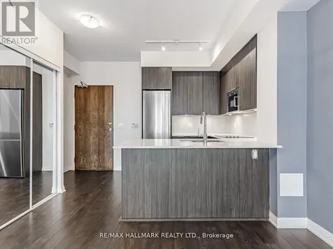 99 Eagle Rock Way Vaughan ON L6A 5A7
