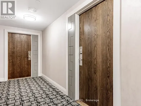 99 Eagle Rock Way Vaughan ON L6A 5A7