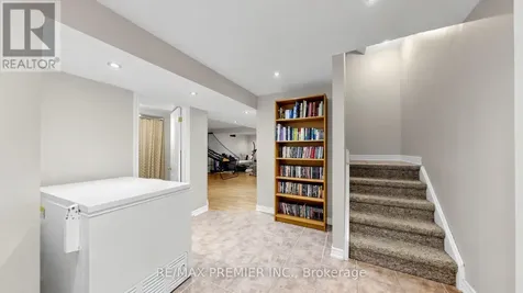 6 Terrastone Court Caledon (bolton West) ON L7E 2H1