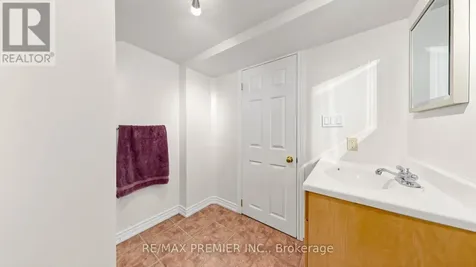 6 Terrastone Court Caledon (bolton West) ON L7E 2H1