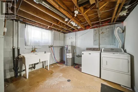 253 Maurice Drive Oakville (co Central) ON L6K 2X2