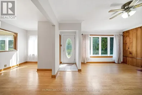 253 Maurice Drive Oakville (co Central) ON L6K 2X2