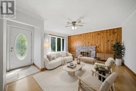 253 Maurice Drive Oakville (co Central) ON L6K 2X2