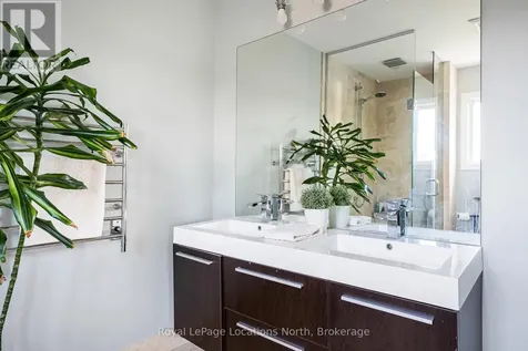 12 Patton Street Collingwood ON L9Y 0E5