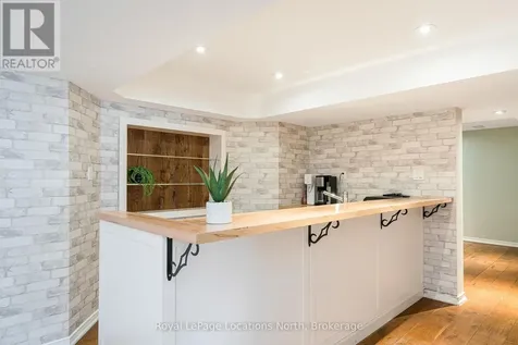 12 Patton Street Collingwood ON L9Y 0E5