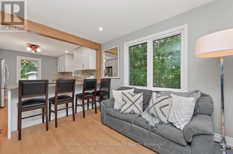140 Begonia Avenue Ottawa ON K1H 6E4