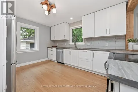 140 Begonia Avenue Ottawa ON K1H 6E4