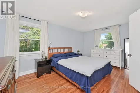 140 Begonia Avenue Ottawa ON K1H 6E4