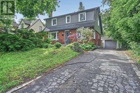 140 Begonia Avenue Ottawa ON K1H 6E4